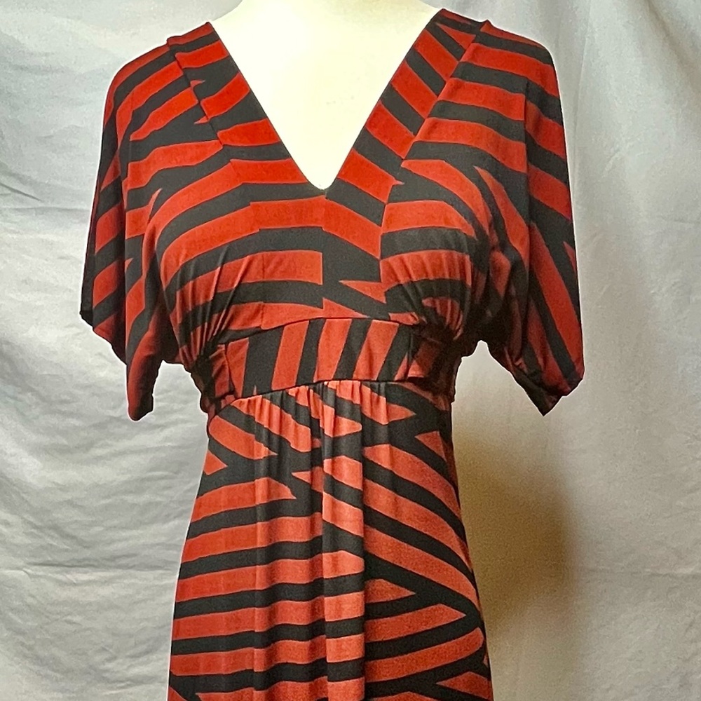 V-neck long maxi striped dress with tie waist -S /M